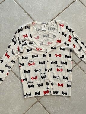 Disney white Cardigan with Red and Black Minnie Bow Print S 50s 60s Whimsical